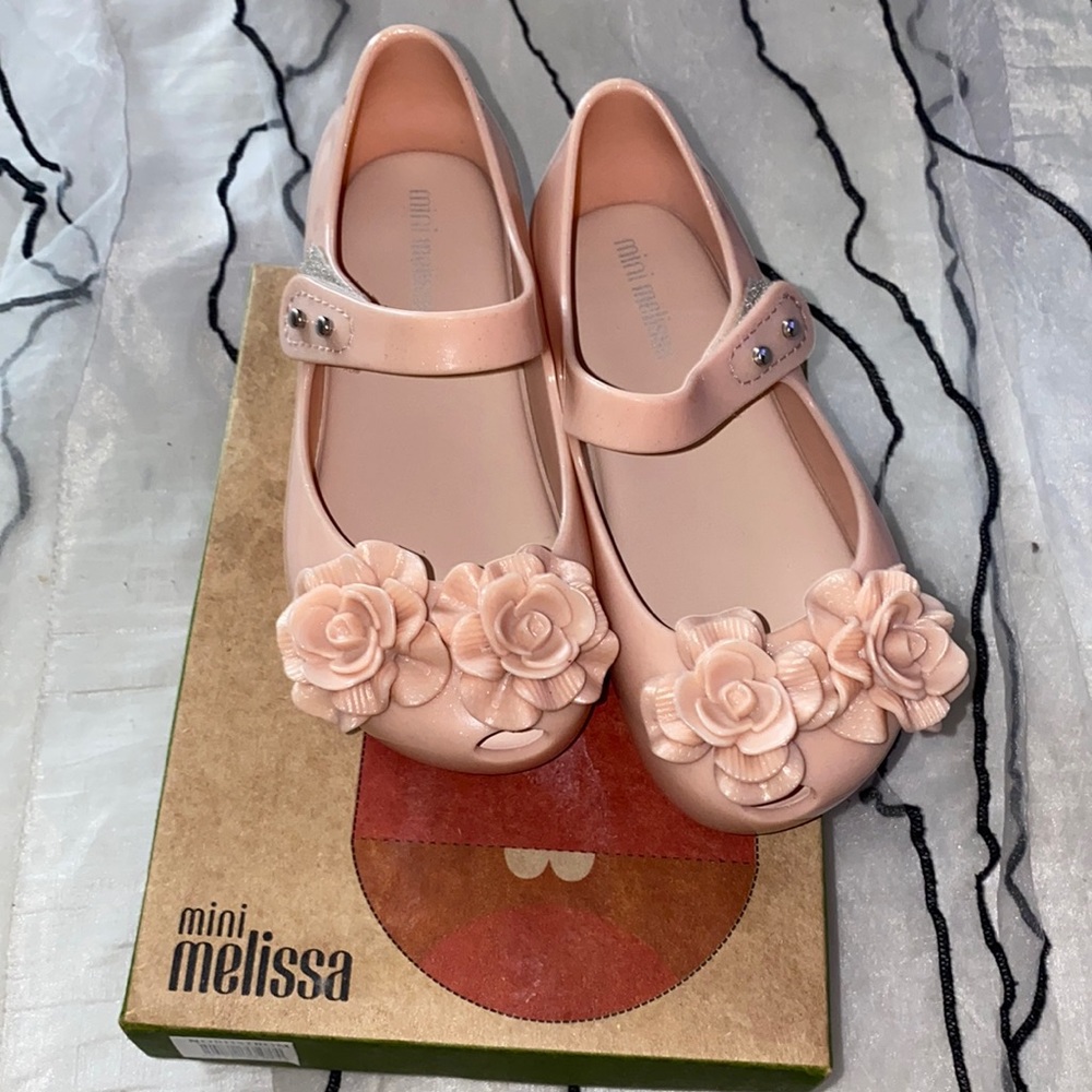 Minnie Melissa shoes pink with floral detail🔥🔥🔥